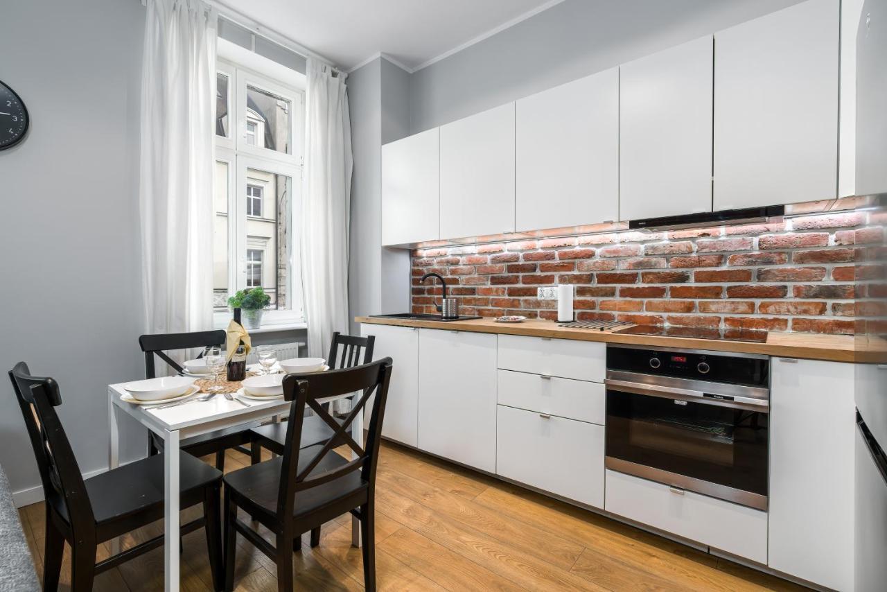 Old Town Apartment Garbary By Noclegi Renters Poznań Buitenkant foto